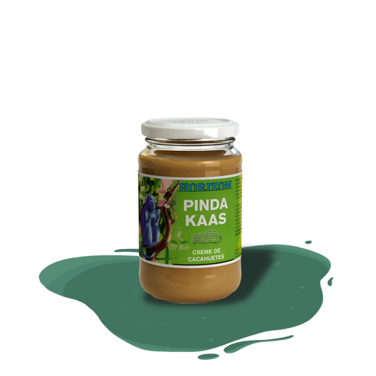 Smooth organic peanut butter made from roasted peanuts, rich in protein, with a pure and satisfying natural flavor, free from added sugars and additives.